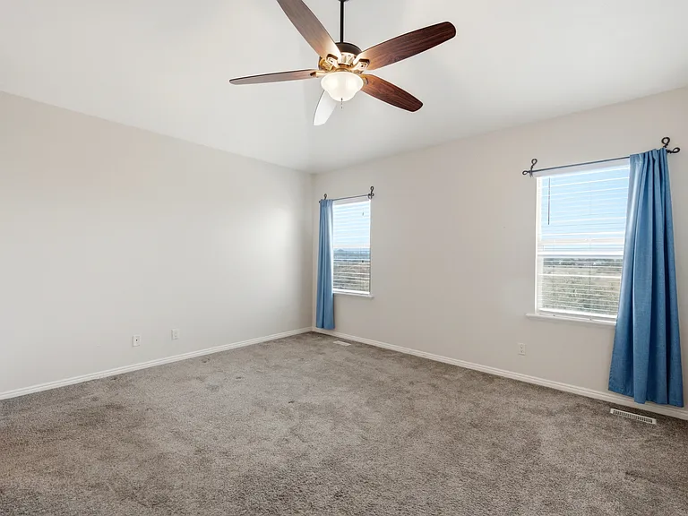 722 W Webb Rd — Photo 23