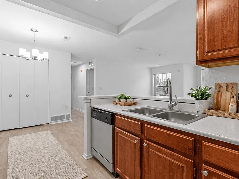 Canton Club Apartments - Canton, MI — Photo 17
