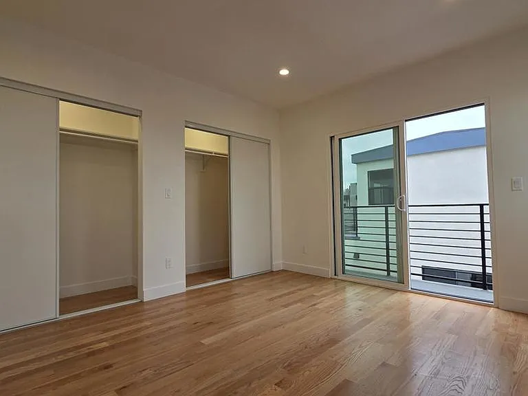 917 1/2 N Ridgewood Pl — Photo 11