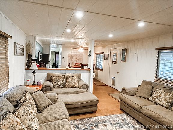 5th image of 418614 Woodside Dr