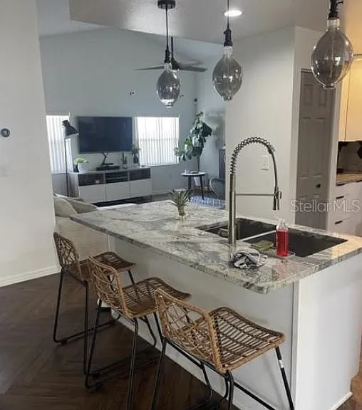 908 Alsace Dr — Photo 9