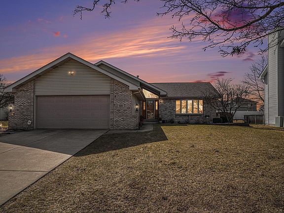 2nd image of 120 Beiriger Dr