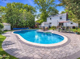 416 Roosevelt Ave, Oakhurst, NJ 07755