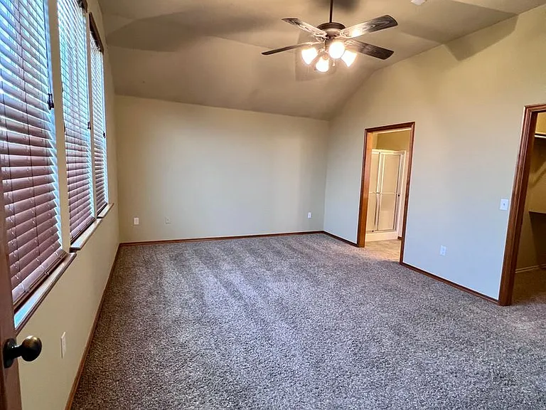 617 Applewood St — Photo 17