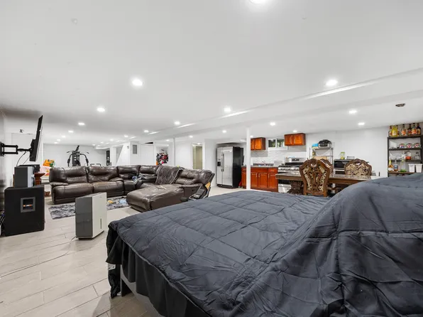 32-30 Anchor Drive image 18 of 33