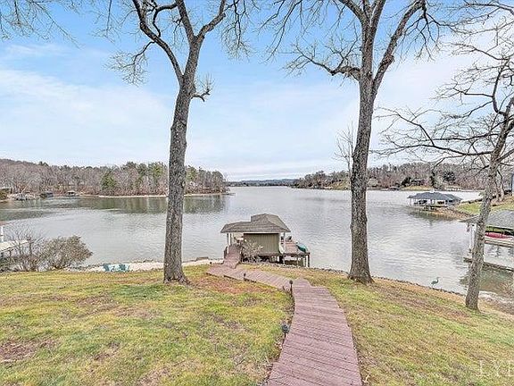 4th image of 311 Morningwood Ln