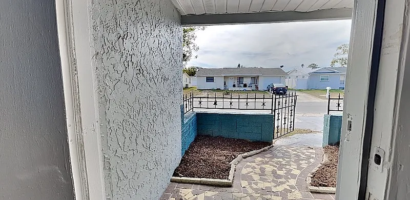3 bed, 2.0 bath, 1495 sqft, $1,699 — Photo 2