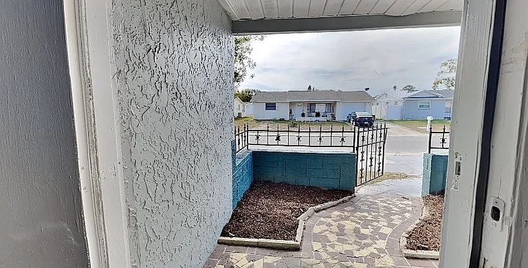 7431 San Moritz Dr — Photo 2