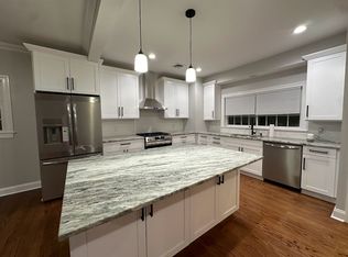 17 Lakeview Ave, Park Ridge, NJ 07656