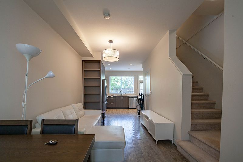 Burnaby Townhouse for rent - 3 Bedrooms — photo 2