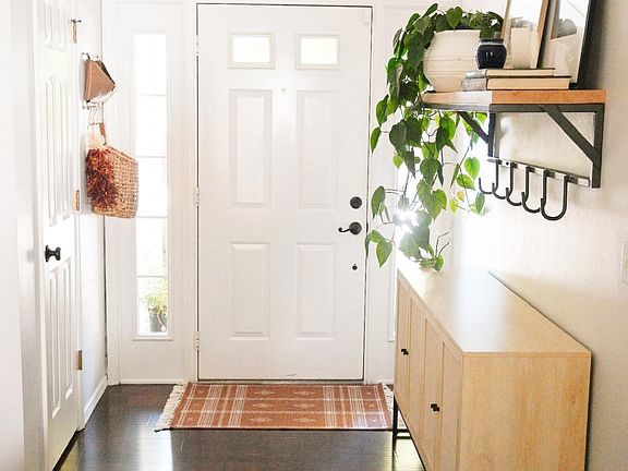 Entry way