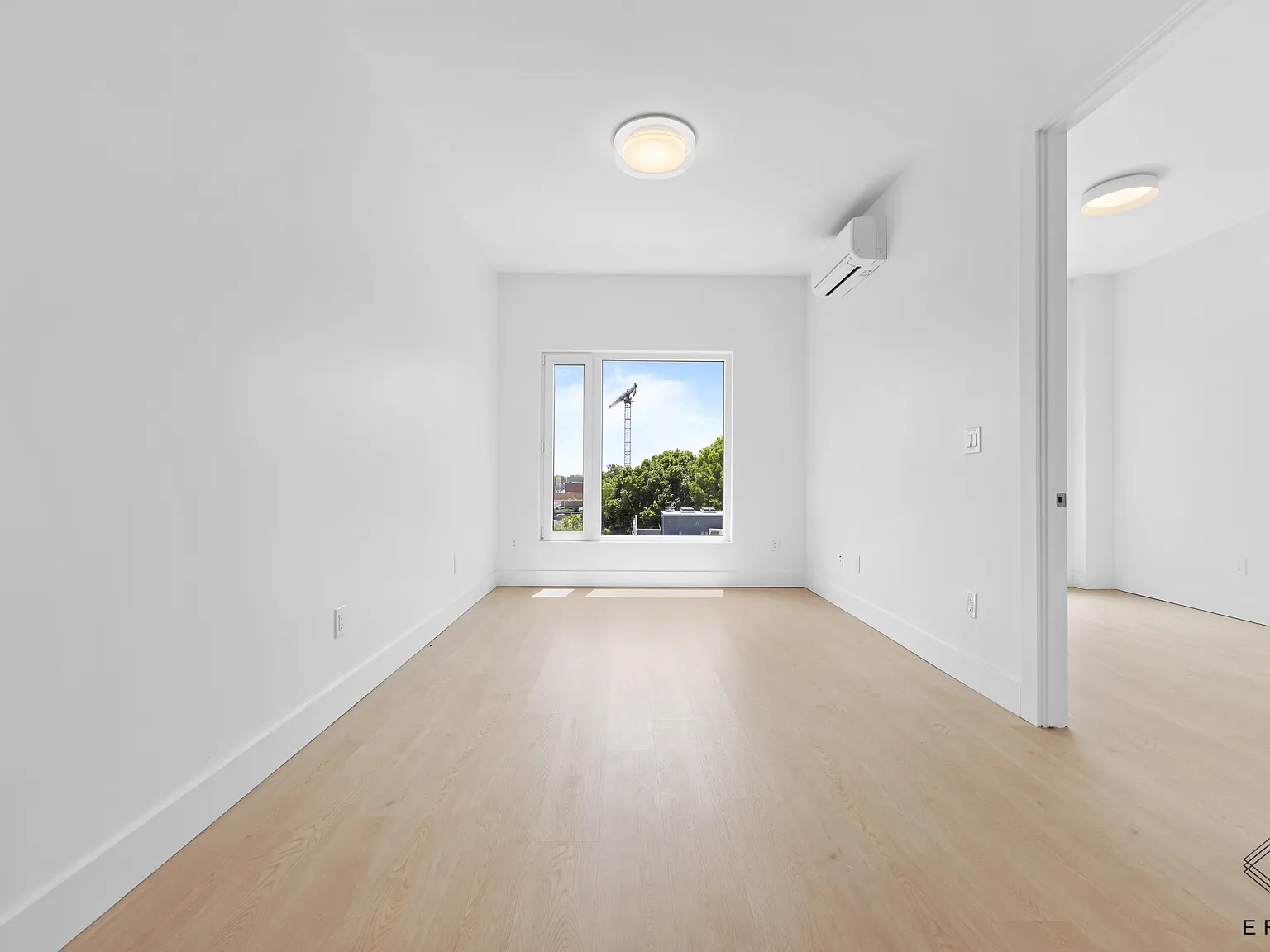 833 Maple Street — Photo 2