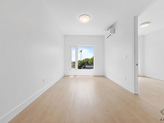 2nd image of 833 Maple St #5G