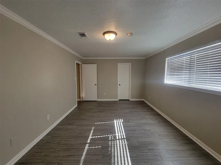 4015 Chapel Square Dr — Photo 18