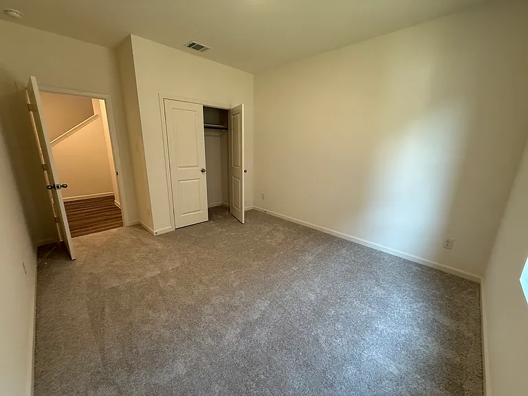 2201 Burnwood St — Photo 16