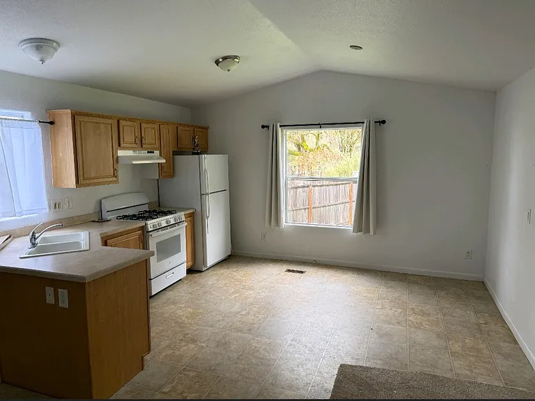43811 Highway 101 #A — Photo 1
