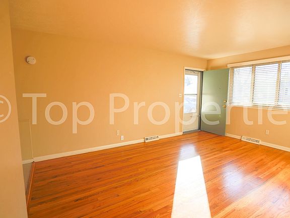 5th image of 98 Newland Ct