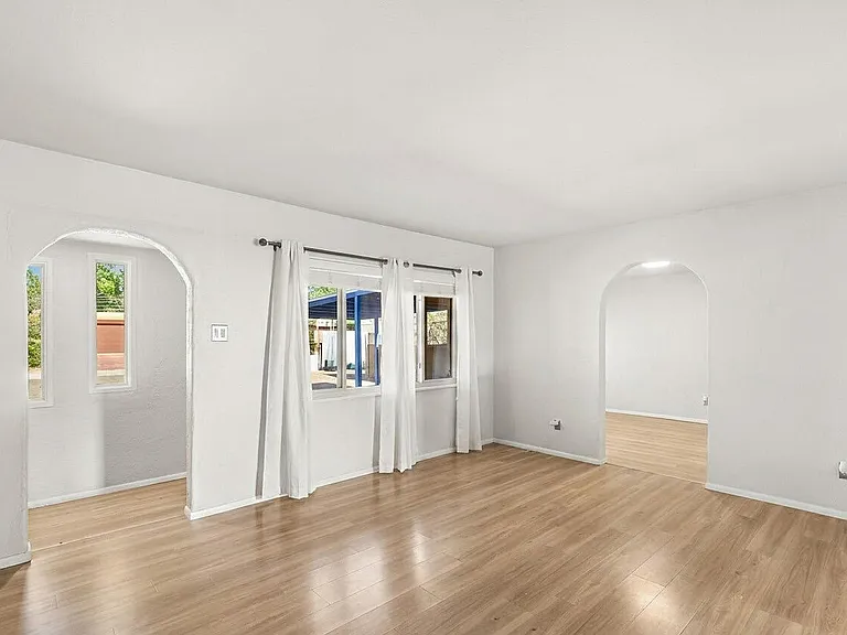 4712 Delamar Ave NE — Photo 12