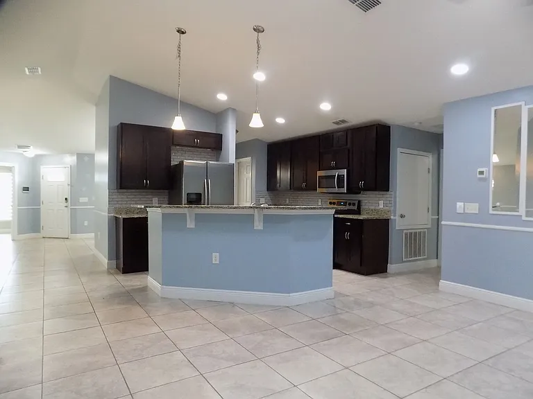 377 Cimarron Ct — Photo 9