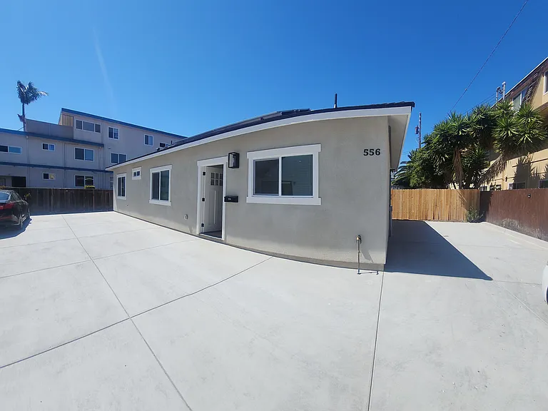 556 W Foothill Blvd — Photo 23