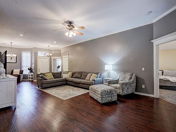5th image of 9109 Stacy Lynn Ln