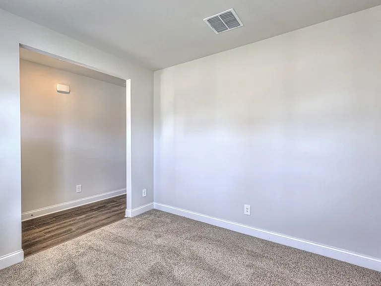 1291 Bluffton Cir — Photo 6