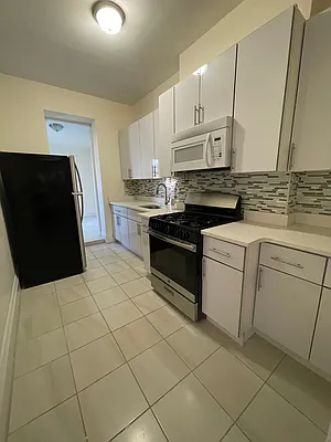 Rented by NYC LUXURY APT RENTALS CO LLC | media 2