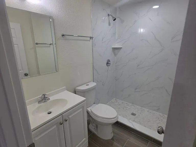 521 N Carpenter Ave #B — Photo 12