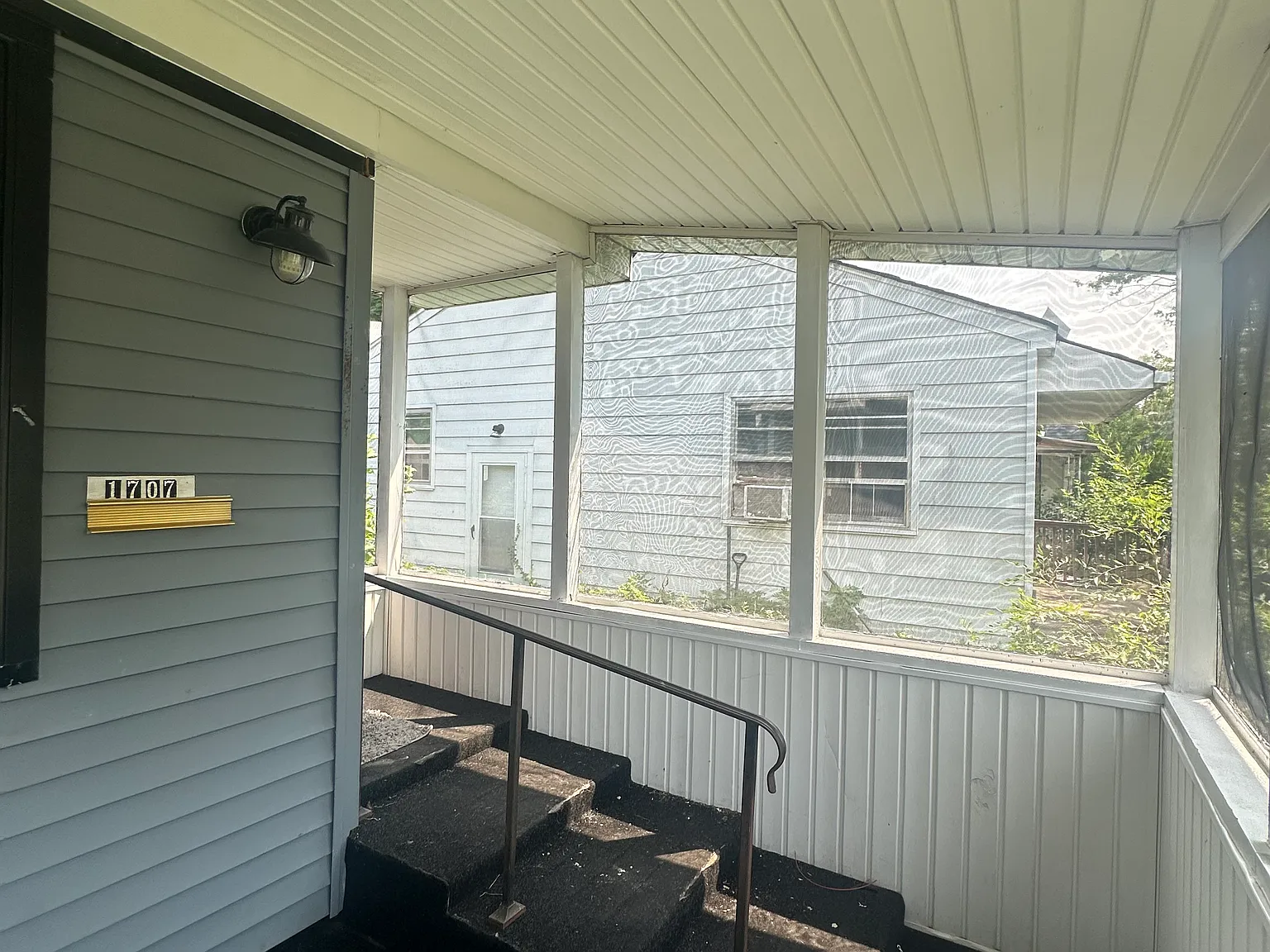 3 bed, 1200 sqft, $1,500 — Photo 3