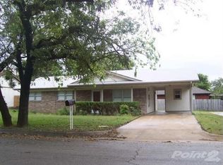 1119 Chester St, Cleburne, TX 76033