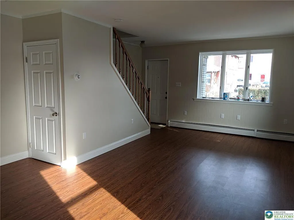2 bed, 2.0 bath, 1440 sqft, $2,000 — Photo 2