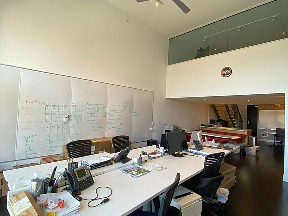 5th image of 188 King St Unit 407