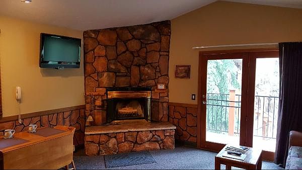 2nd image of 1130 W Elkhorn Ave #7