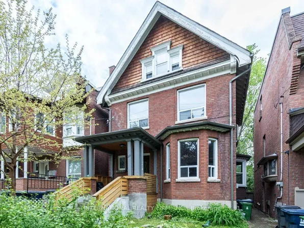201 Madison Ave E Unit C, Toronto, ON M5R 2S6
