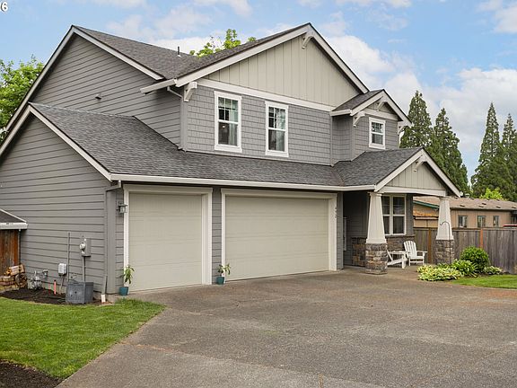 3rd image of 492 SW 15th Ave