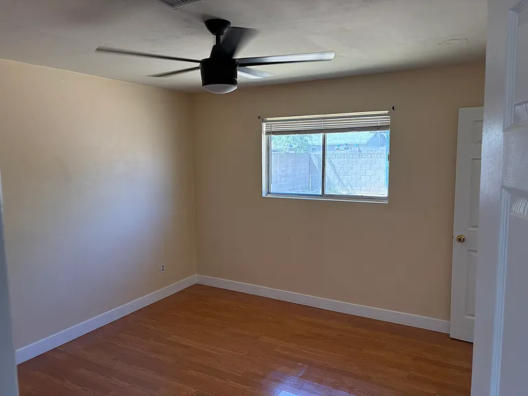 1208 W Laird St — Photo 21