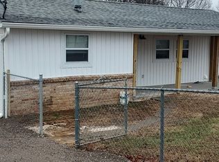 1036 Carding Machine Rd, Loudon, TN 37774