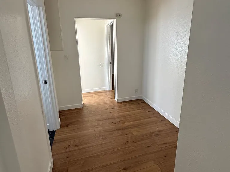 10705 S Figueroa St #7 — Photo 7