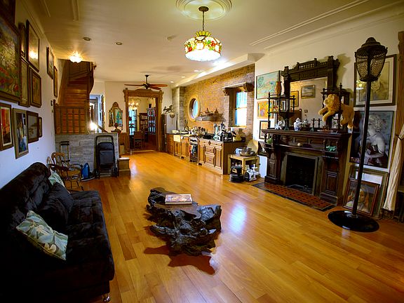 2nd image of 529 Manhattan Ave