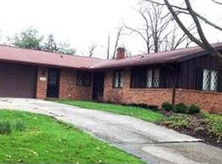 338 Greenbriar Dr, Aurora, OH 44202