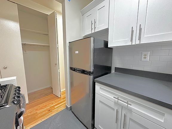 4th image of 67 W 109th St APT 4A