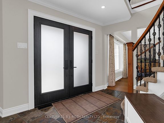 2nd image of 284 Sunnidale Rd