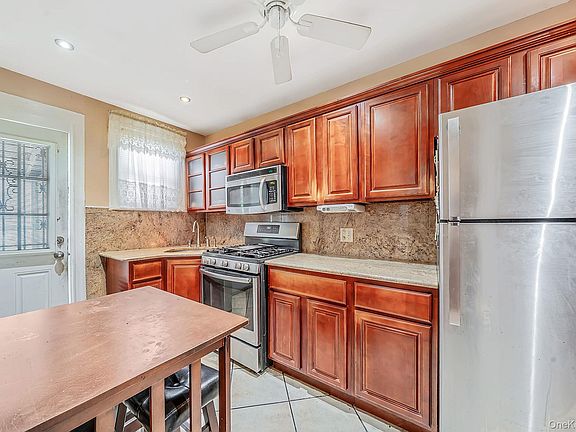 4th image of 1678 Brooklyn Avenue