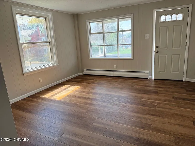 1010 Ash St — Photo 2