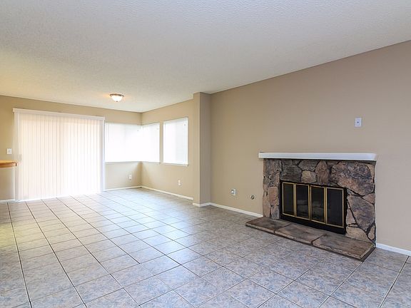 3rd image of 44132 Alsace Ln