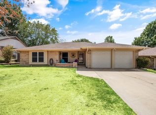 6768 Ridgetop Rd, North Richland Hills, TX 76182