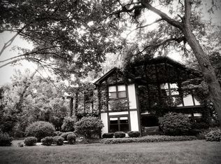 1028 Whitmore Ln, Lombard, IL 60148