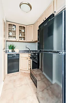 Sold by Compass | media 25