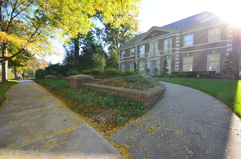 5th image of 23 Marion Avenue