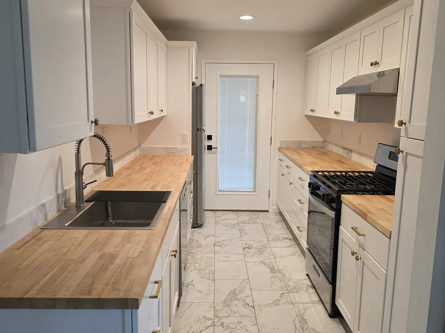 1 bed, 520 sqft, $2,450 — Photo 4